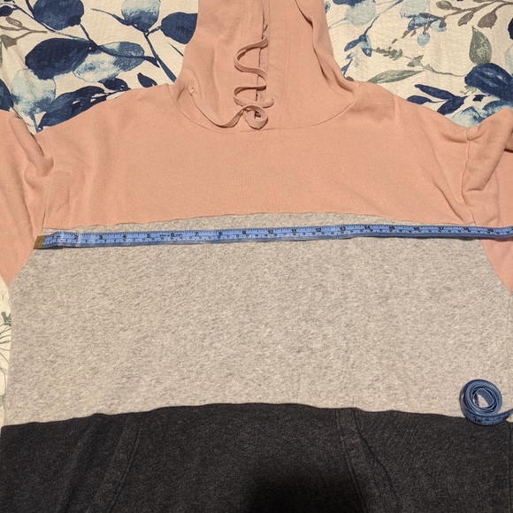 AE Women's Hoodie - Picture 4 of 6